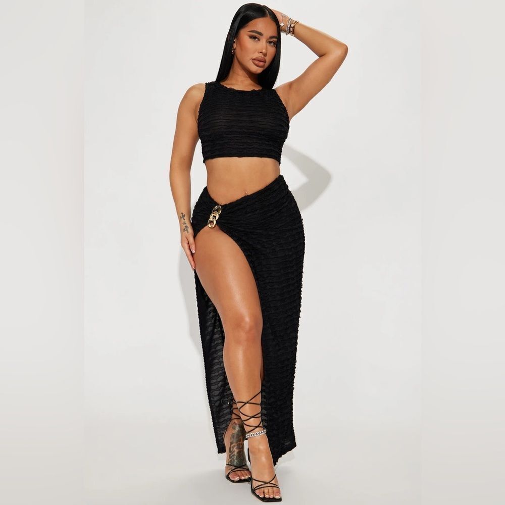 FN Trina Textured Skirt Set